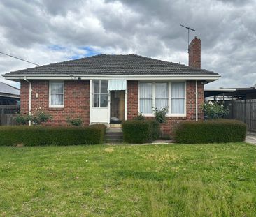 7 Charlton Crescent, Reservoir VIC 3073 - Photo 1