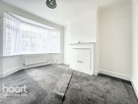 2 bedroom end of terrace house to rent - Photo 2