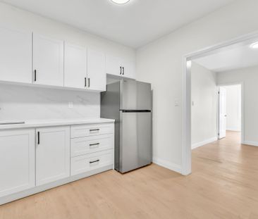 For Lease - 1822 St Clair Avenue Unit# Upper Level, Toronto, Ontario - Photo 3