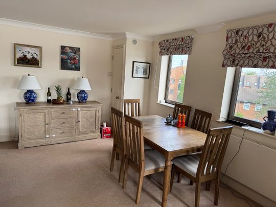 3 Bed Flat, Tiggap House, E14 - Photo 1