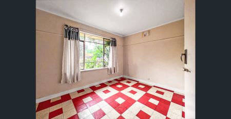 Large Home easy access to everything! - Photo 5