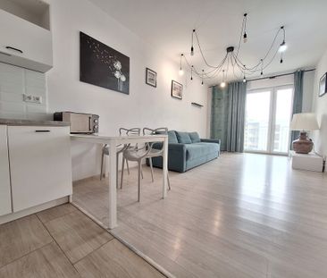 Wynajmę jasne 2 pokoje z balkonem, 2018 r, winda - Zdjęcie 3