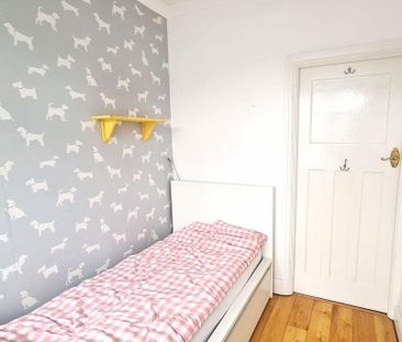 3 bedroom semi-detached house to rent - Photo 6