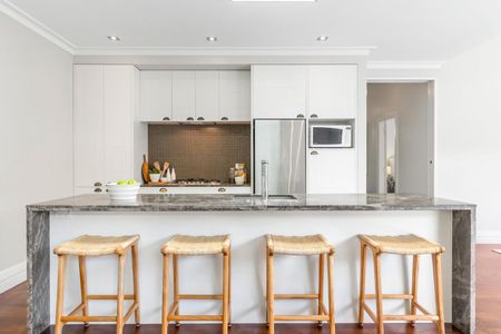 Immaculately presented Character Home - Photo 4