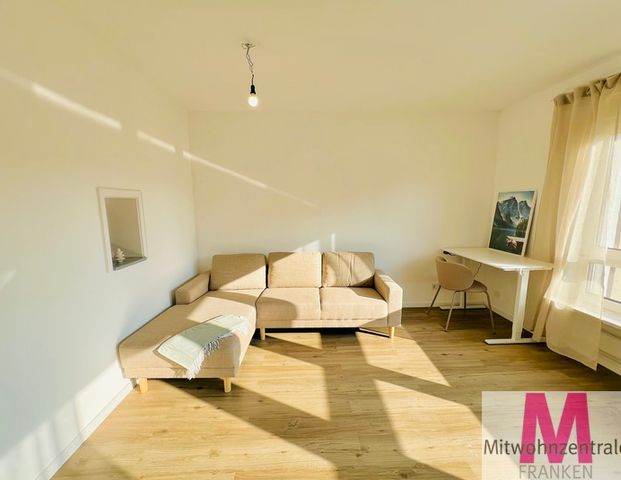 Stilvoll möblierte 2-Zimmer-Wohnung in zentraler Lage – Einziehen und Wohlfühlen - Foto 1