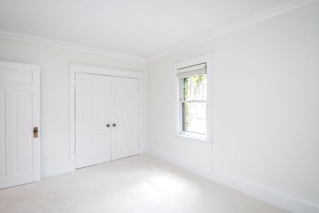 For Lease - 209 Allan Street, Oakville, Ontario - Photo 3