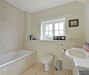 3 bedroom detached house to rent - Photo 4