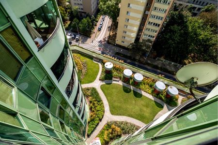 Świetna lokalizacja, ogrzewany ogród zimowy - Photo 3