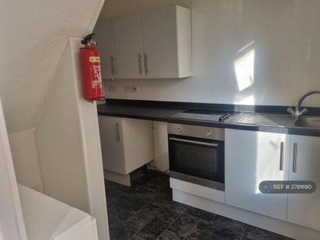 2 bedroom flat to rent - Photo 4