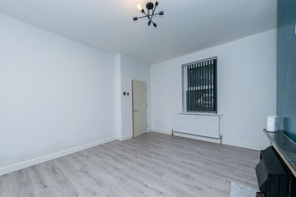 PROVIDENCE PLACE MORLEY LEEDS LS27 0LW - Photo 1