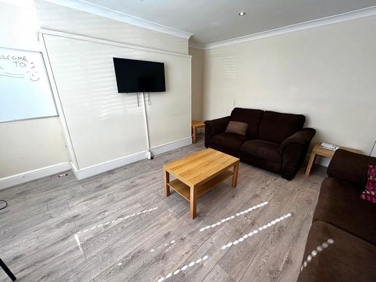 4 bedroom house to rent - Photo 1
