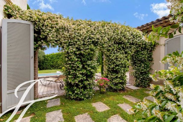 Maison à louer Mougins, Cote d'Azur, France - Photo 1