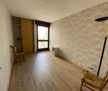 Location Appartement 2 pièces 50m² LA ROCHELLE 17000 - Photo 2