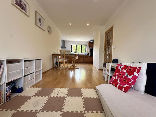 4 bedroom detached house to rent - Photo 1