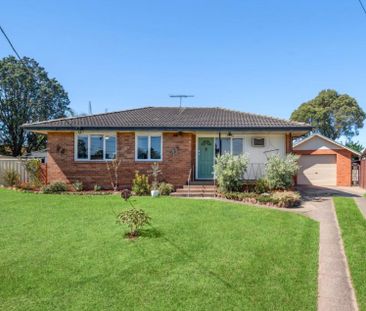 Generous Sized 3 Bedroom Home - Photo 2