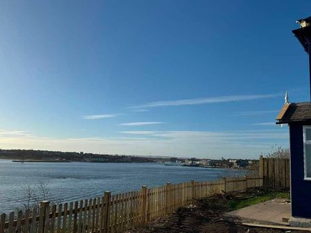 Brigade Cottage, Spanish Battery, North Shields, NE30 - Photo 2