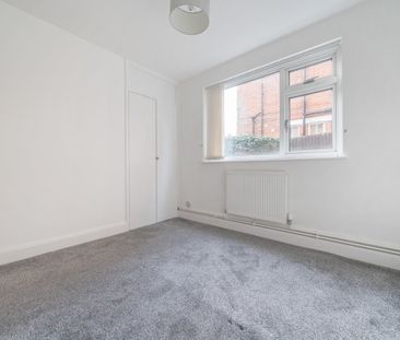 Flat to rent - Hadlow Road, Sidcup, DA14 - Photo 4