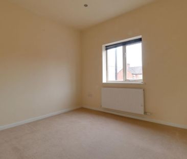 4 bedroom semi-detached house to rent - Photo 4