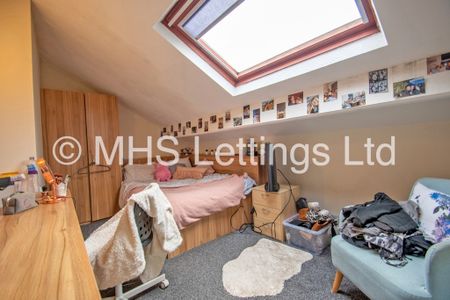 7 Bedroom Mid Terraced House for rent in Regent Park Terrace - Photo 4