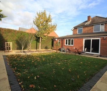 1 bedroom in a flat share to rent - Photo 3