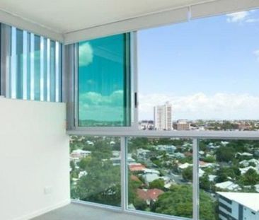 Modern 2-Bedroom Furnished Apartment with River Breezes in Kangaroo... - Photo 5