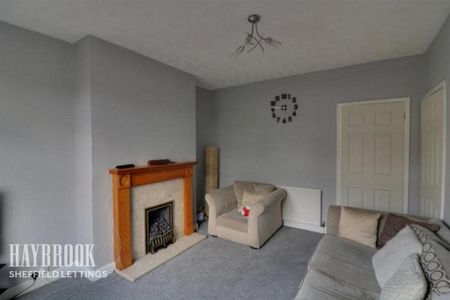 2 bedroom semi-detached house to rent - Photo 5
