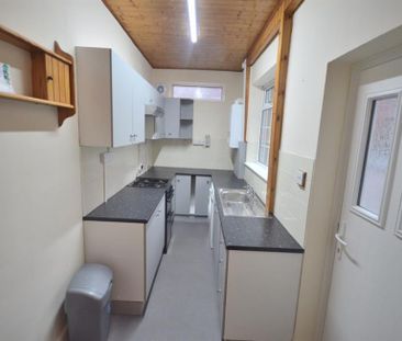 2 Bedroom Terraced To Let - Photo 5