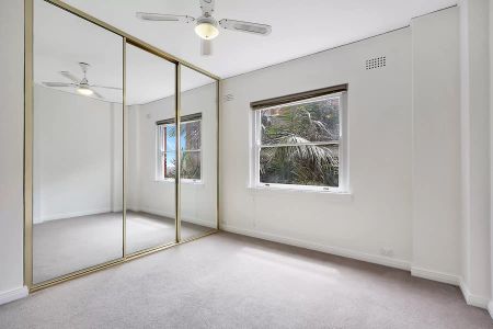 BRIGHT AND SPACIOUS TWO BEDROOM APARTMENT WITH DISTRICT VIEWS - Photo 2