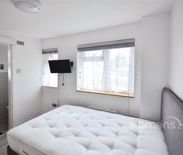 1 bedroom property to rent - Photo 5