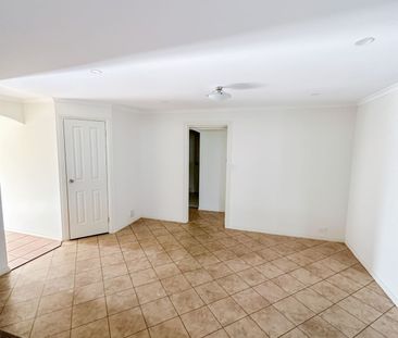 Family Living in a Quiet Cul-de-Sac! - Photo 1