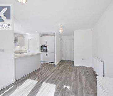 3 bedroom detached house to rent - Photo 2