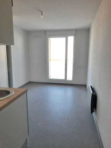 Location Appartement 1 pièce 18m² NIMES 30000 - Photo 2