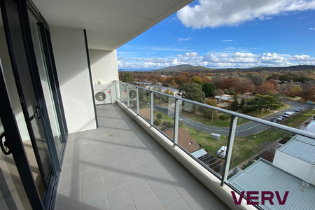 FABULOUS APARTMENT IN THE HEART OF LYNEHAM - Photo 2