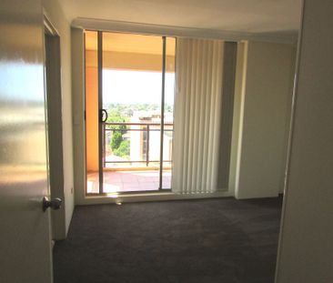 2 Bedroom Apartment with ensuite, Stunning open city and district v... - Photo 2