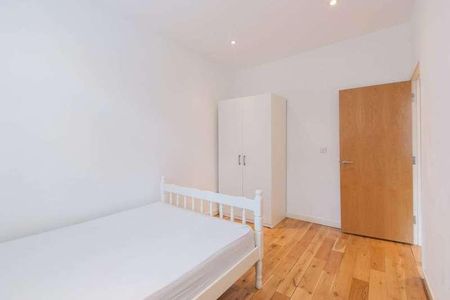 Loftus Road, Shepherd's Bush, W12 - Photo 4