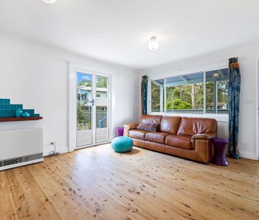 Holiday At Home - 3 Bedroom, 1 Bathroom, Off Street Parking - Photo 1