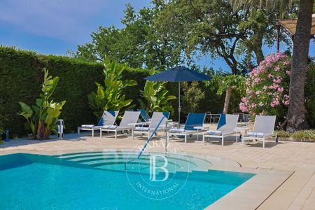 SAINT-TROPEZ - VILLAGE - 8 CHAMBRES - PISCINE - VUE MER - Photo 5