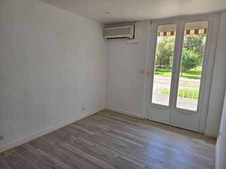 Location appartement 3 pièces, 55.00m², Carmaux - Photo 3