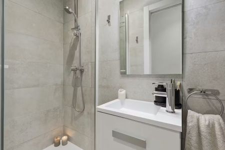 Passeig de Sant Joan, Barcelona, Catalonia 08037 - Foto 4