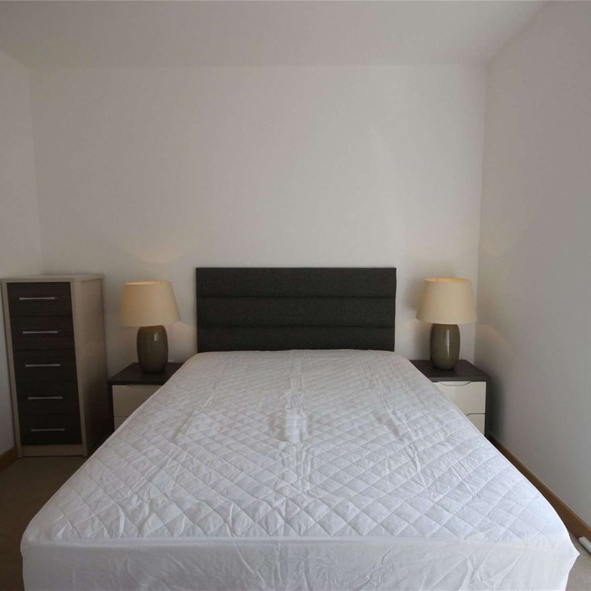 A modern furnished two bedroom semi-detached property. - Photo 1