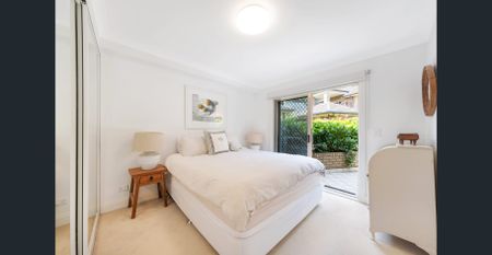 Light-Filled Upgraded Apartment with Exceptional Indoor–Outdoor Flow - Photo 5