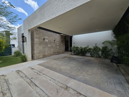 RESIDENCIA AMUEBLADA, CON PANELES SOLARES Y AIRE CENTRAL - Photo 3