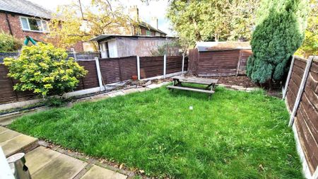 4 bedroom semi-detached house to rent - Photo 2