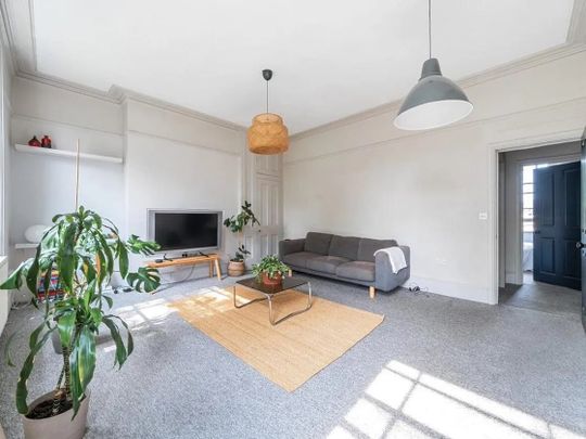 2 Bed Flat, Lewisham Way, SE4 - Photo 1