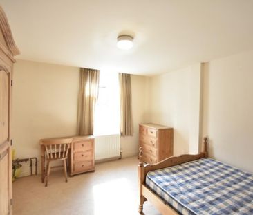 4 bedroom flat to rent - Photo 5