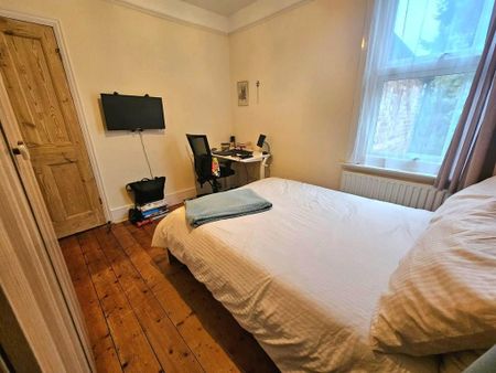 3 bedroom terraced house to rent - Photo 5