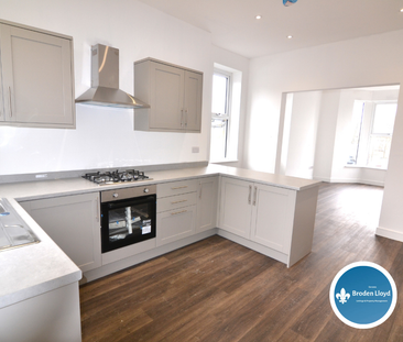 3 bedroom terraced house to rent - Photo 4