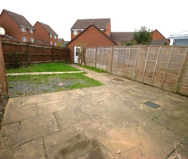 4 bedroom end of terrace house to rent - Photo 5