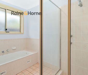 4B Casuarina Court, Wattle Grove, NSW 2173 - Photo 6