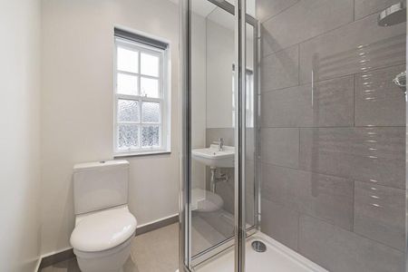 1 bedroom apartment in Claremont Court, Queensway W2. - Photo 3